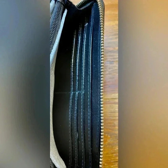 VS Victoria’s Secret Full Zip Wallet | 12 Card Slots | NEW - Picture 8 of 9